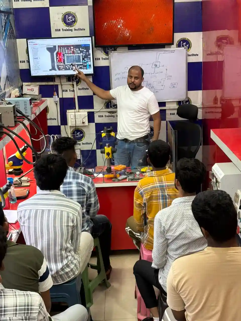 mobile repairing institute in delhi